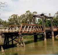Swan Hill - Murray River Road Bridge - Tweed Heads Accommodation