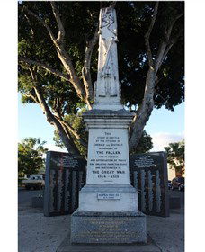 Emerald War Memorial - Tweed Heads Accommodation 1