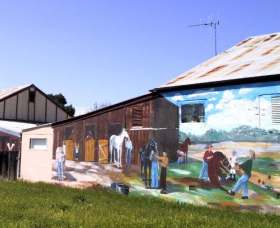 Mendooran Mural Town - Tweed Heads Accommodation 0