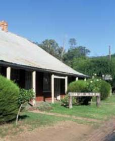 Lion Of Waterloo Tavern - Tweed Heads Accommodation 0