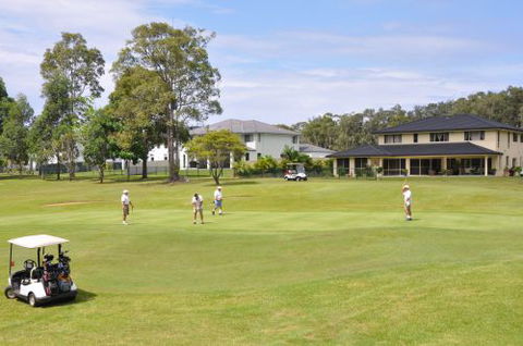 Emerald Downs Golf Course - Tweed Heads Accommodation 3