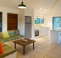 The Retreat Beach Houses - Tweed Heads Accommodation