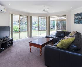 At Theme Park Central Holiday House - Tweed Heads Accommodation 2
