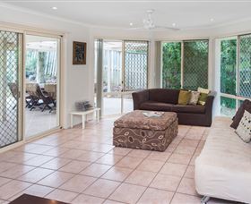 At Theme Park Central Holiday House - Tweed Heads Accommodation 3