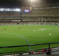 Half-Day Sports Lovers Bus Tour of Melbourne with Tour Options - Tweed Heads Accommodation