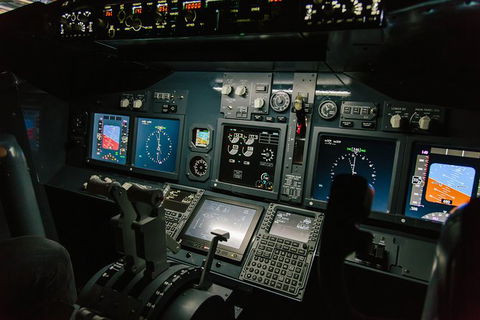 Airliner-737 - 60 MINS - Flight Simulator Experience - Tweed Heads Accommodation 1