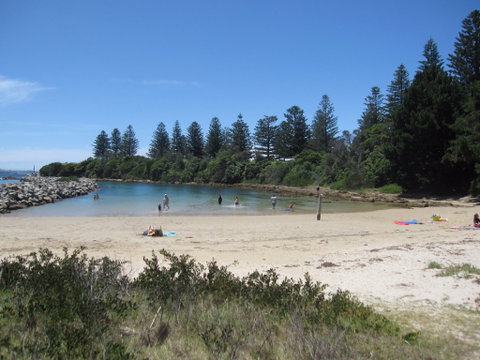 Bruce Steer Pool - Tweed Heads Accommodation 1