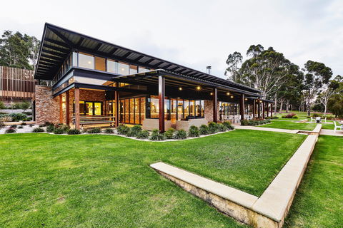 Lakeside Function Centre - Eight Willows Retreat - Tweed Heads Accommodation 0
