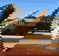 Loxton Tree sculptures - Tweed Heads Accommodation