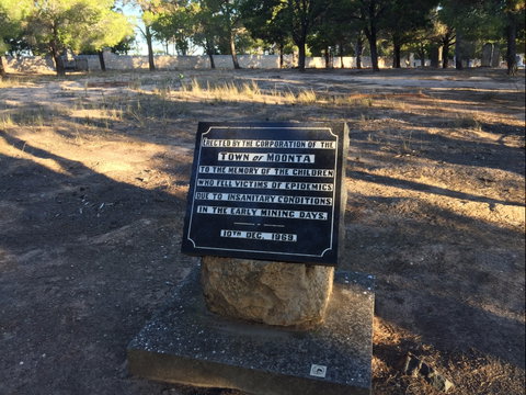 Moonta Cemetery Walks - Tweed Heads Accommodation 1