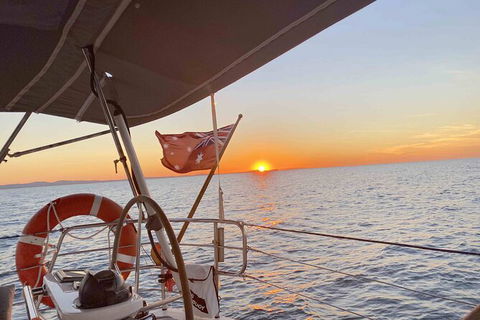 Sailing Curlew Escape On Moreton Bay - Tweed Heads Accommodation 5
