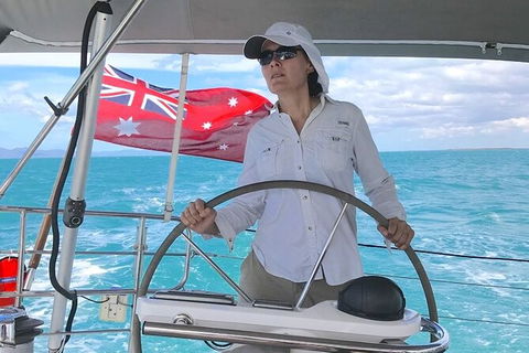 Sailing Curlew Escape On Moreton Bay - Tweed Heads Accommodation 10