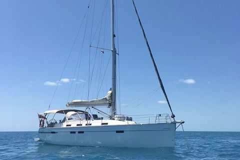 Sailing Curlew Escape On Moreton Bay - Tweed Heads Accommodation 2