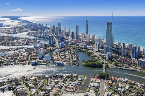 Arrival Private Transfers From Gold Coast Airport OOL To Gold Coast City - Tweed Heads Accommodation 3