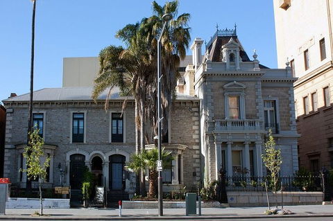 Adelaide Airport Transfers : Airport ADL To Adelaide City In Business Car - Tweed Heads Accommodation 3