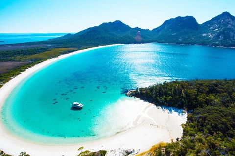 Wineglass Bay Private Charter Service - Tweed Heads Accommodation 1