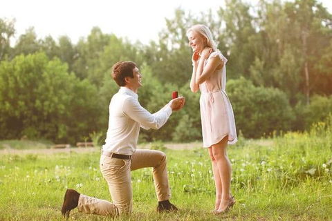 Romance Cruise + Scenic Tour + Beer Tasting + 3 Course Lunch + Hamper - Tweed Heads Accommodation 0