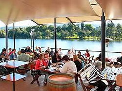 Regatta Bar - Log Cabin - Tweed Heads Accommodation 3