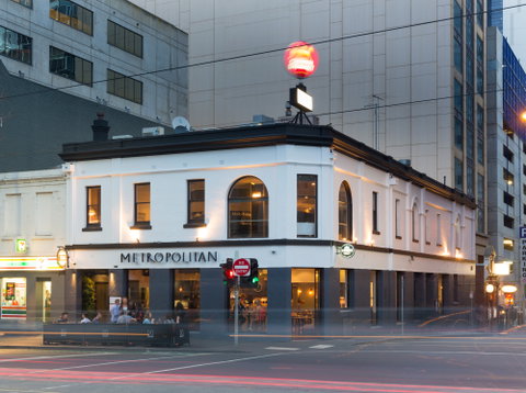 Metropolitan Hotel - Tweed Heads Accommodation 1
