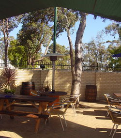 Hale Road Tavern - Tweed Heads Accommodation 2