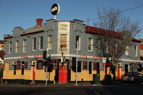 The Fox Hotel - Tweed Heads Accommodation 0
