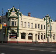 Leura Hotel - Tweed Heads Accommodation