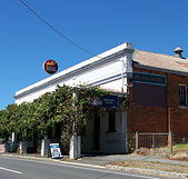Red Hill Hotel - Tweed Heads Accommodation