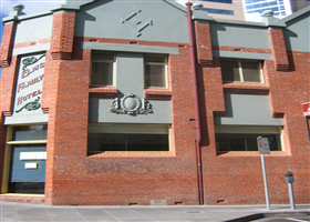 Elm's Family Hotel - Tweed Heads Accommodation