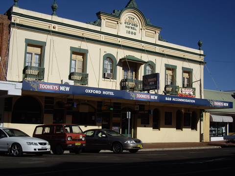 Oxford Hotel - Tweed Heads Accommodation 2