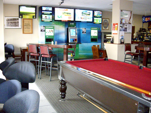 Oxford Hotel - Tweed Heads Accommodation 3