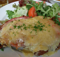 Raglan Tavern - Tweed Heads Accommodation