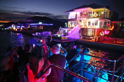 Christmas Lights Cruise - Tweed Heads Accommodation 0