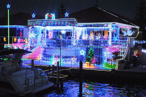 Christmas Lights Cruise - Tweed Heads Accommodation 2