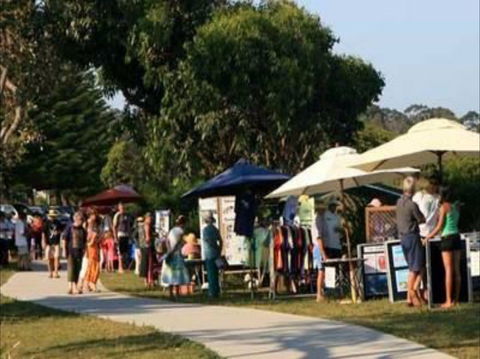 Art On The Path  October - Tweed Heads Accommodation 0