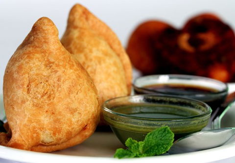 Raj Mahal Indian Restaurant - Tweed Heads Accommodation 0