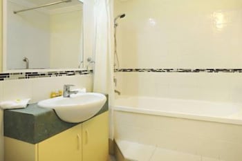 At Whitsunday Vista Holiday Apartments - Tweed Heads Accommodation 3