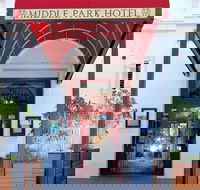 Middle Park Hotel - Tweed Heads Accommodation