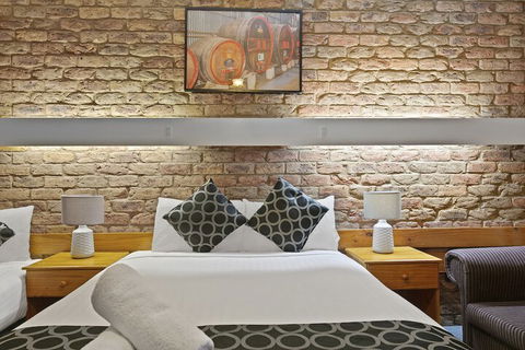 The Settlement Historic Hotel - Tweed Heads Accommodation 6