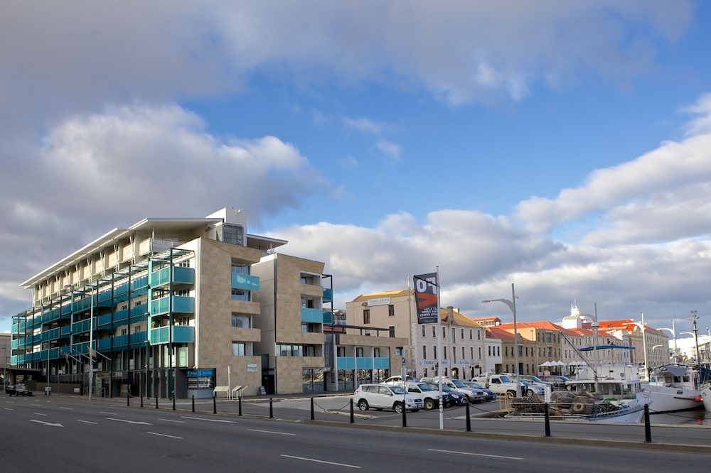 Unknown ACT Tweed Heads Accommodation