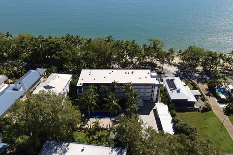 Agincourt Beachfront Apartments - Tweed Heads Accommodation 3
