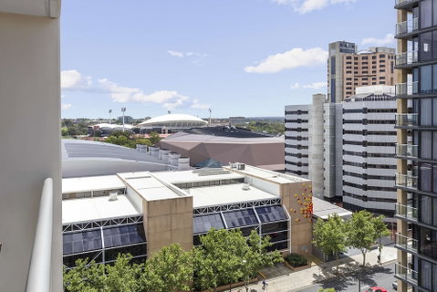 Oaks Adelaide Embassy Suites - Tweed Heads Accommodation 3
