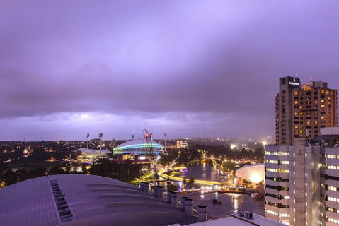Oaks Adelaide Embassy Suites - Tweed Heads Accommodation 5