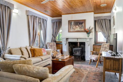 Reillys Wines Heritage Cottages - Tweed Heads Accommodation 0