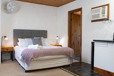 Reillys Wines Heritage Cottages - Tweed Heads Accommodation 4