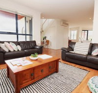 Ocean Whispers Cowes - Rejuvenate Stays - Tweed Heads Accommodation