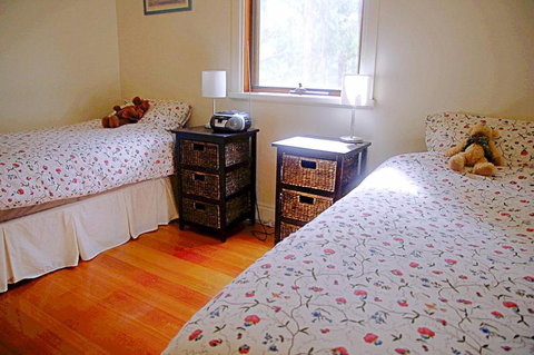 Cedarwood Cottage - Tweed Heads Accommodation 5