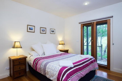 Cedarwood Cottage - Tweed Heads Accommodation 6