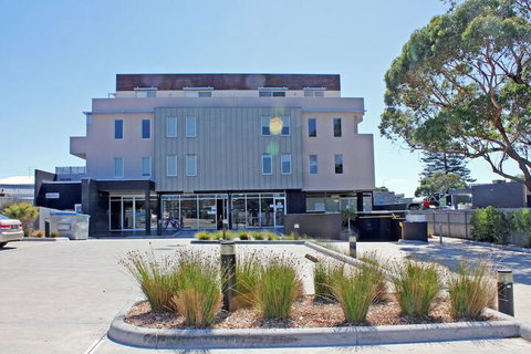 Rejuvenate At San Remo - Rejuvenate Stays - Tweed Heads Accommodation 1