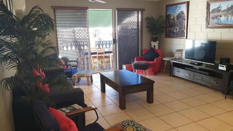 A City Retreat 2BR Apartment Reid Park Townsville - Tweed Heads Accommodation 5