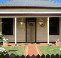 Bloomsbury Cottage - Tweed Heads Accommodation